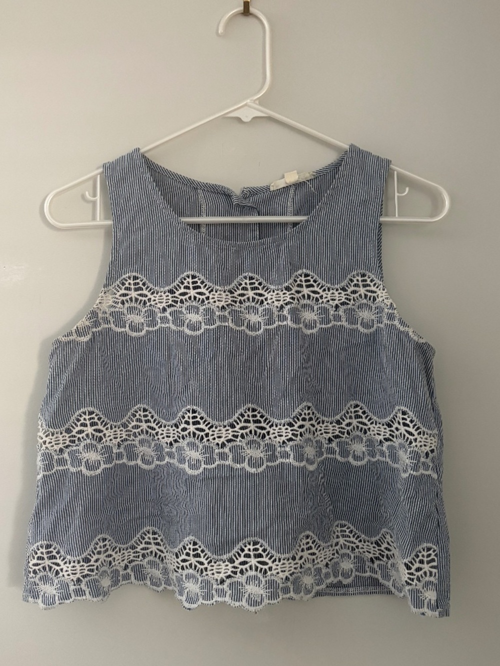 ALYTHEA blue and white stripe lace cropped tank - Small